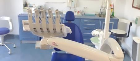 Clínica Dental Sta. María de Gracia silla de odontología